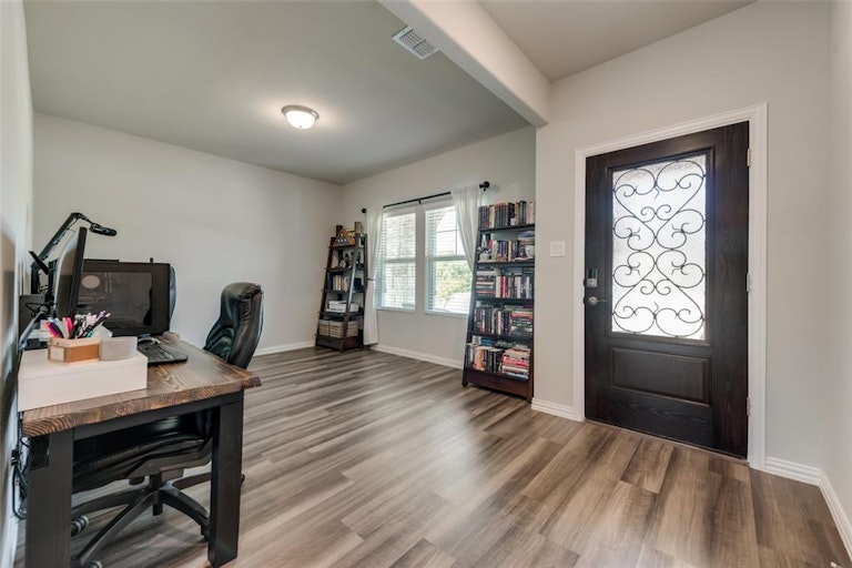 Photo 4 of 40 - 448 Crystal Clear Ln, Princeton, TX 75407