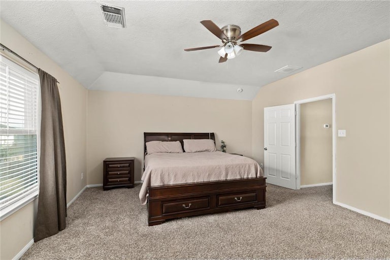 Photo 17 of 32 - 5938 Sugar Field Ln, Katy, TX 77449