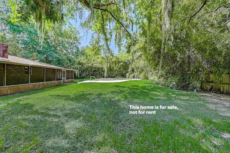 Photo 17 of 38 - 6382 Johnnie Cir W, Jacksonville, FL 32244