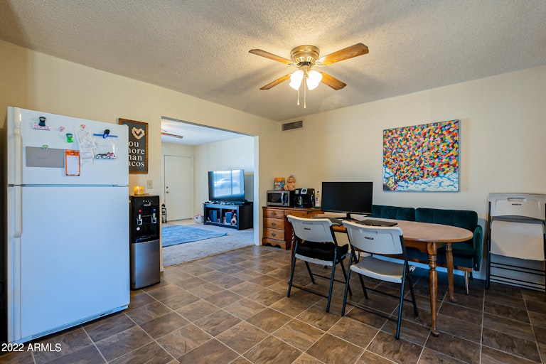 Photo 11 of 34 - 2317 E Inverness Ave, Mesa, AZ 85204