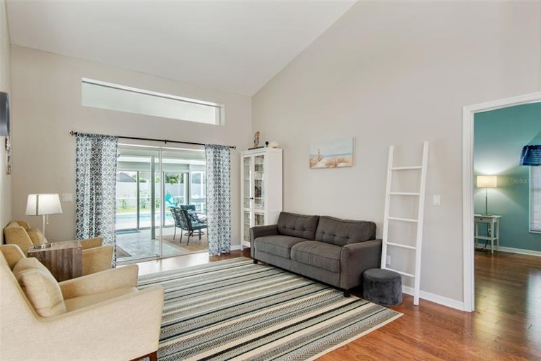 Photo 9 of 50 - 1719 Woodpond Way, Lutz, FL 33559