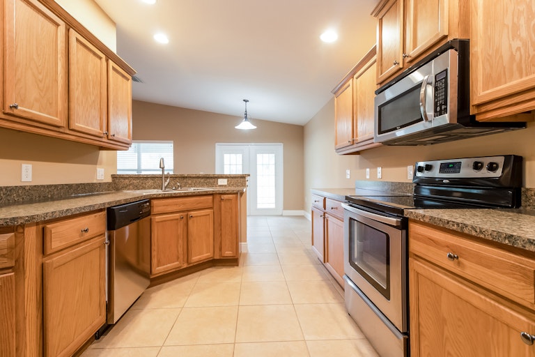 Photo 3 of 25 - 369 S Oak Ave, Orange City, FL 32763