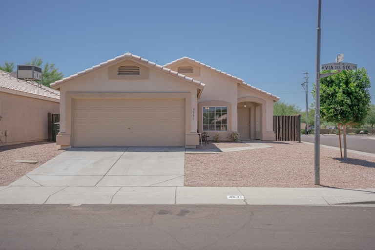 Photo 1 of 20 - 3531 W Via Del Sol Dr, Glendale, AZ 85310