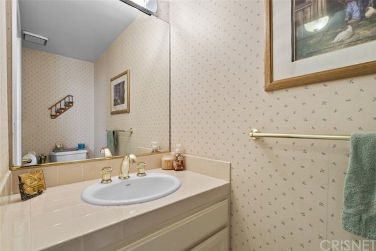 Photo 25 of 31 - 17640 Lassen St #11, Northridge, CA 91325