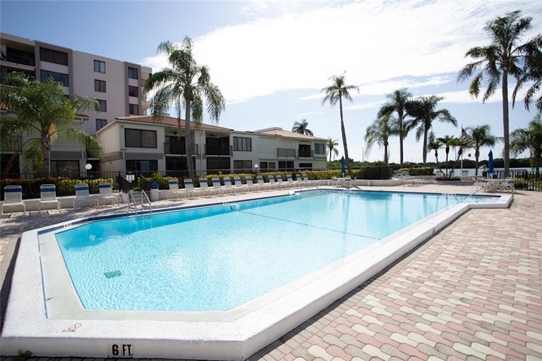 Photo 25 of 32 - 6295 Bahia Del Mar Cir #213, Saint Petersburg, FL 33715