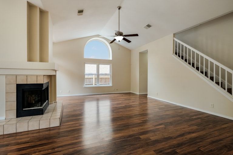 Photo 2 of 27 - 8027 Dove Trail Dr, San Antonio, TX 78244