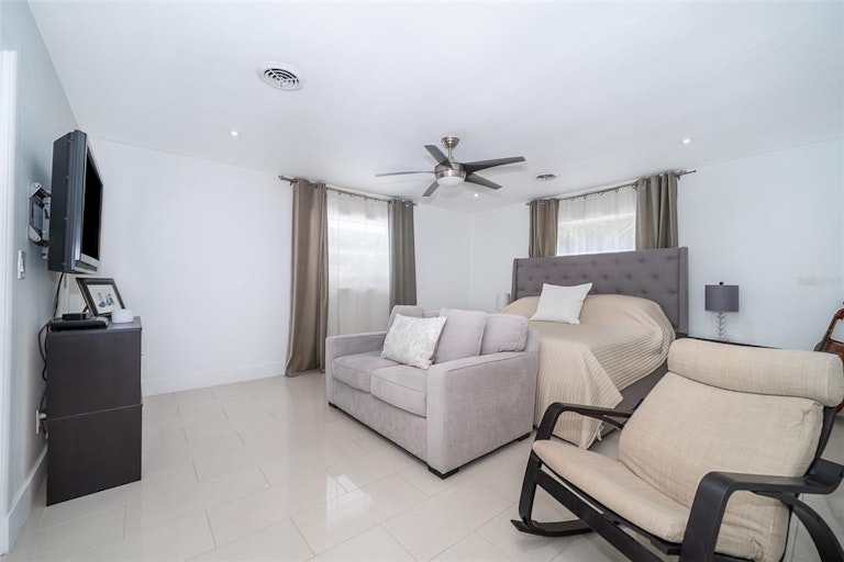 Photo 23 of 30 - 1710 Barton St, Longwood, FL 32750