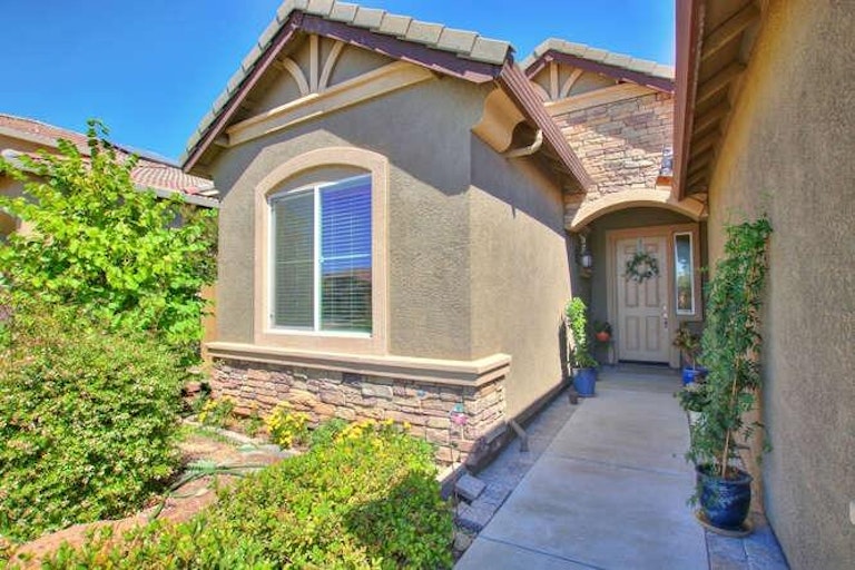 Photo 3 of 37 - 3469 Listan Way, Rancho Cordova, CA 95670