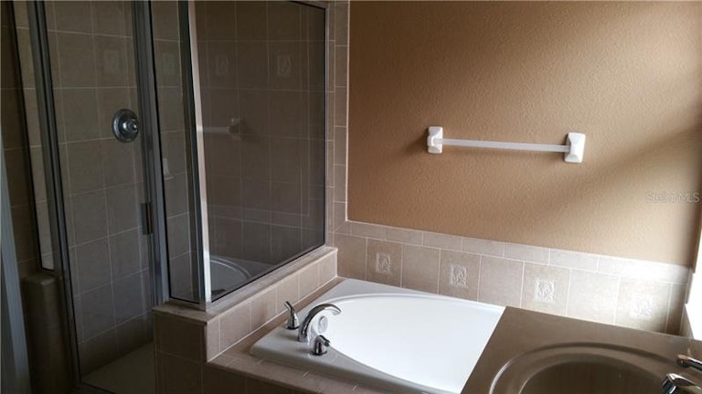 Photo 15 of 24 - 27434 Edenfield Dr, Wesley Chapel, FL 33544