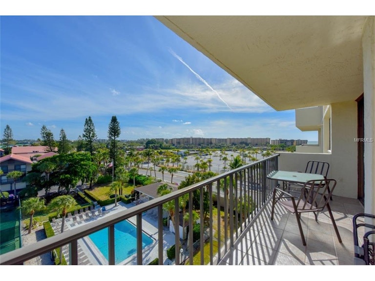 Photo 13 of 23 - 1055 Beach Rd Unit B-503, Sarasota, FL 34242