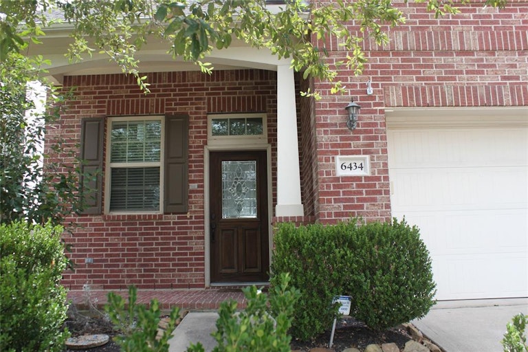 Photo 1 of 25 - 6434 Black Bamboo Ln, Katy, TX 77494