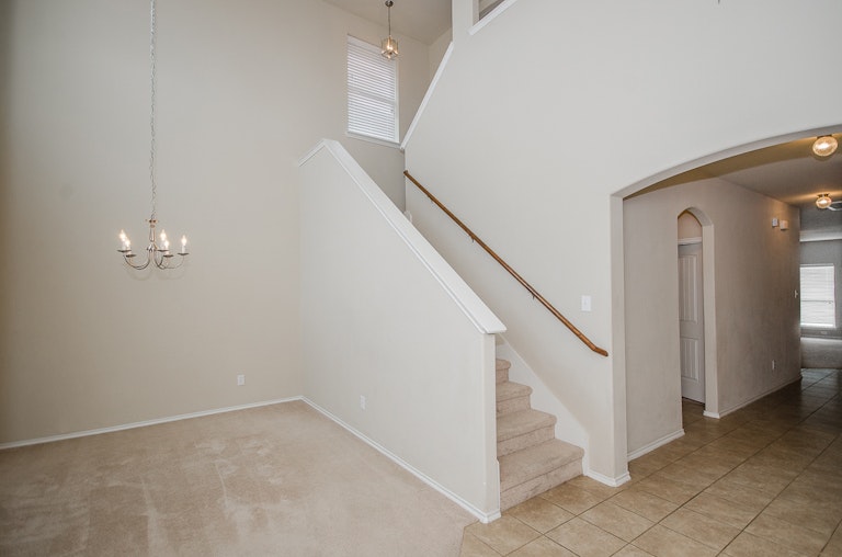 Photo 11 of 44 - 9713 Mulligan Dr, McKinney, TX 75072