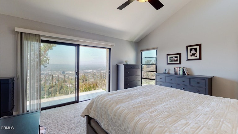 Photo 23 of 53 - 1743 Camino De Villas, Burbank, CA 91501