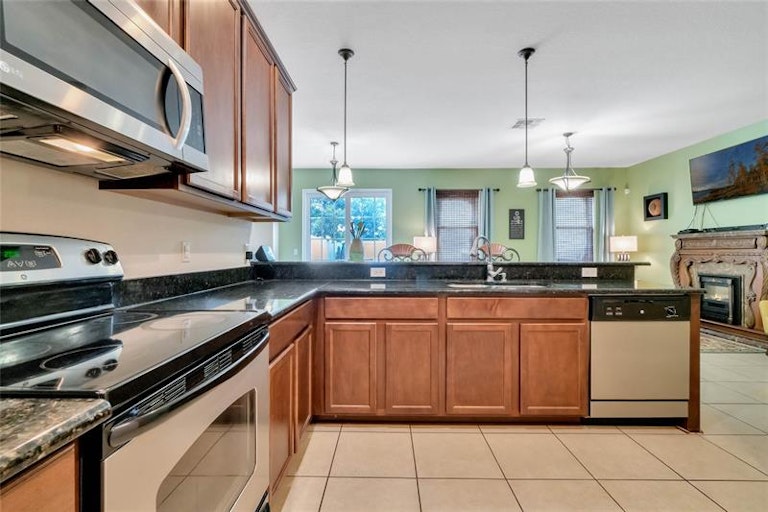 Photo 7 of 28 - 9309 Shepton St, Orlando, FL 32825