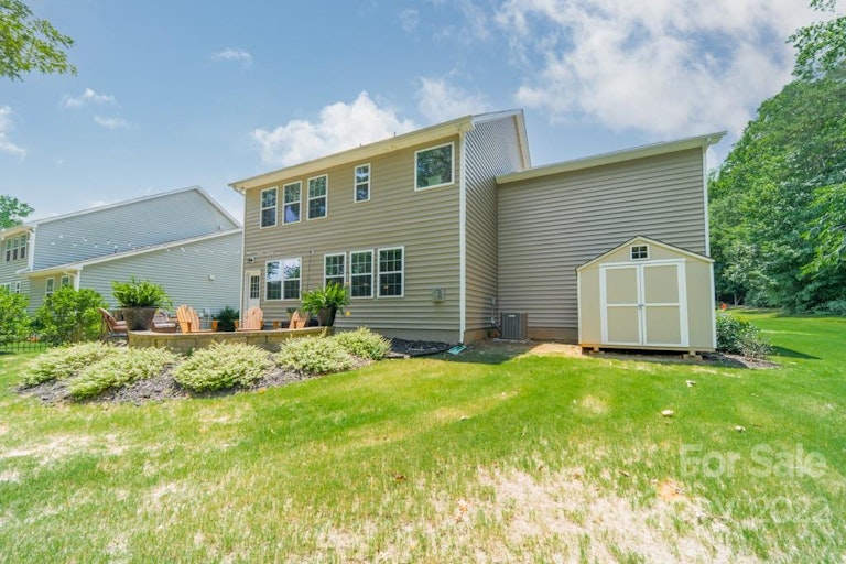 Photo 34 of 38 - 5726 Kildare Ct, Belmont, NC 28012