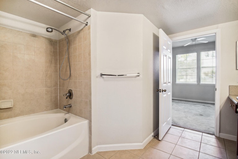 Photo 15 of 37 - 8550 Touchton Rd #1438, Jacksonville, FL 32216