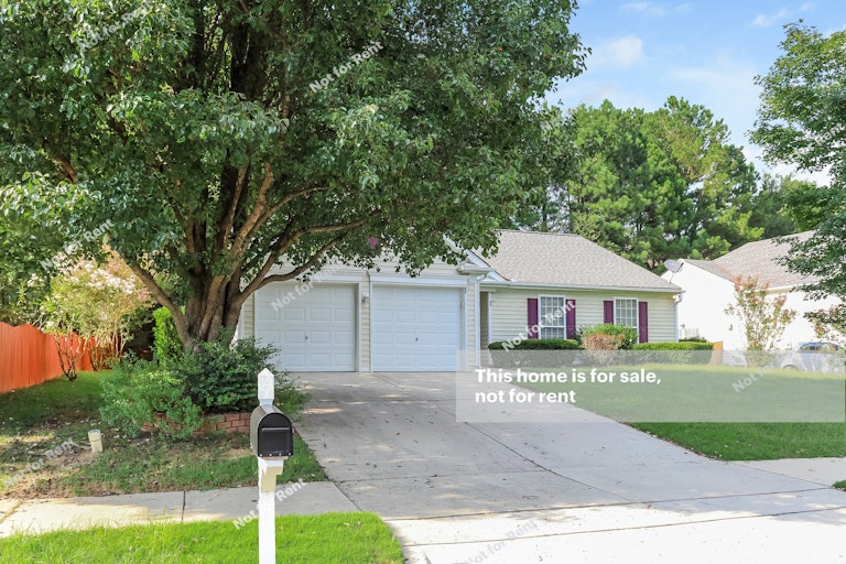 Photo 9 of 27 - 201 Kinship Ln, Apex, NC 27502