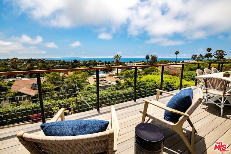 Photo 40 of 54 - 16656 Linda Ter, Pacific Palisades, CA 90272