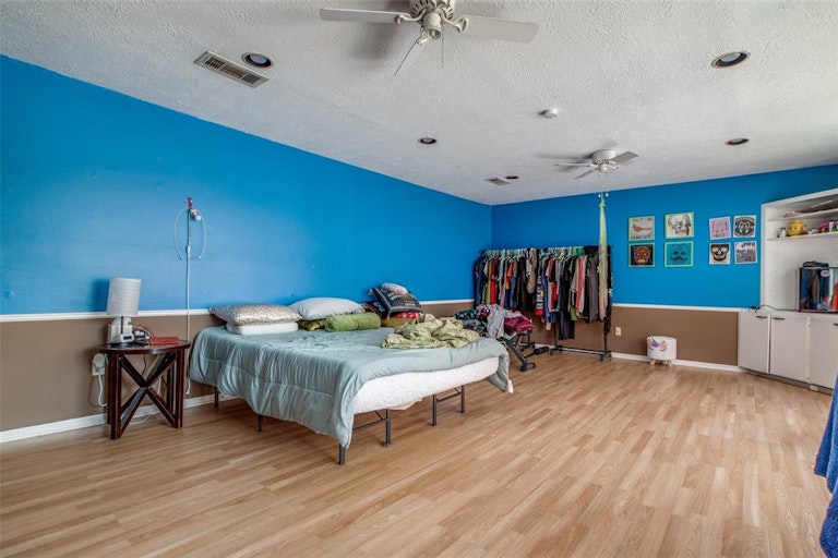 Photo 29 of 36 - 18303 Running Vine Ln, Spring, TX 77379