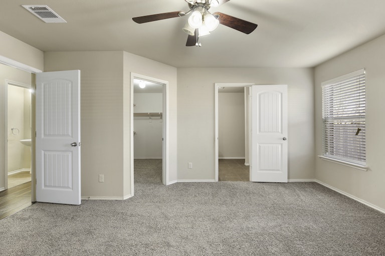 Photo 13 of 26 - 2015 Crosby Dr, Forney, TX 75126