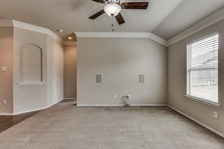 Photo 11 of 21 - 2108 Meadow View Dr, Princeton, TX 75407