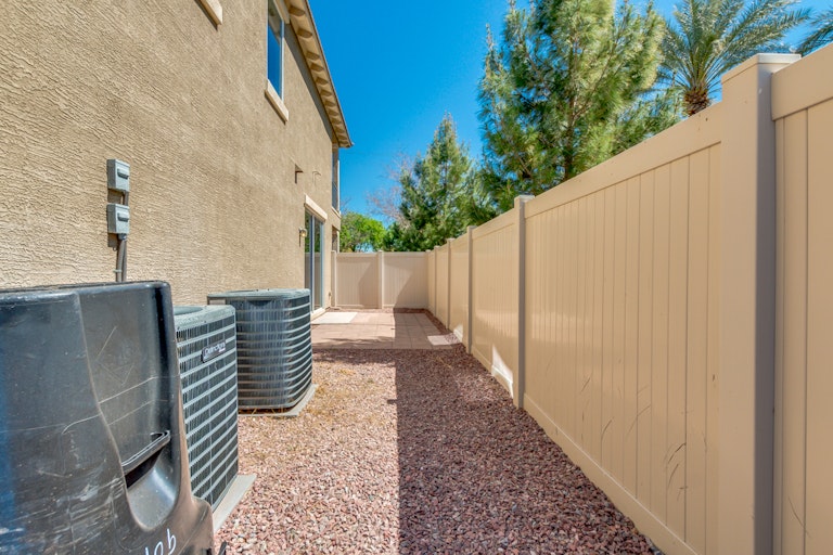 Photo 31 of 34 - 901 S Utilis Dr, Gilbert, AZ 85296