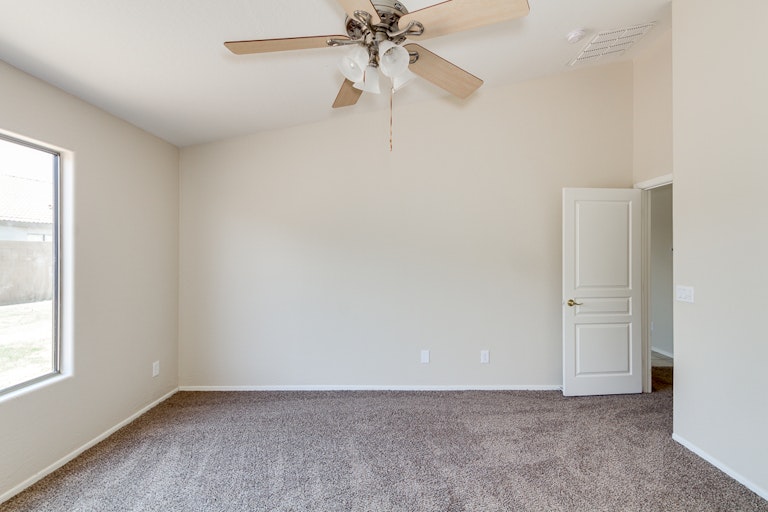 Photo 13 of 34 - 8439 W Whyman Ave, Tolleson, AZ 85353