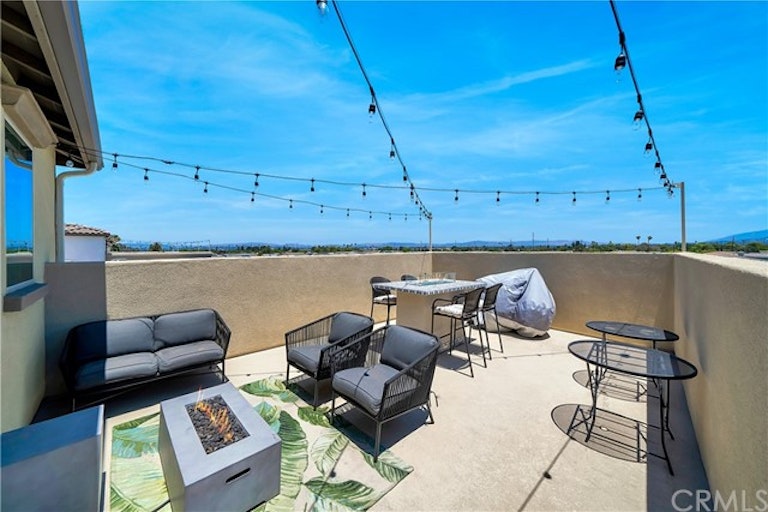 Photo 30 of 48 - 565 S Motif St, Anaheim, CA 92805