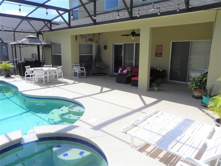 Photo 1 of 32 - 254 Highgate Park Blvd, Davenport, FL 33897