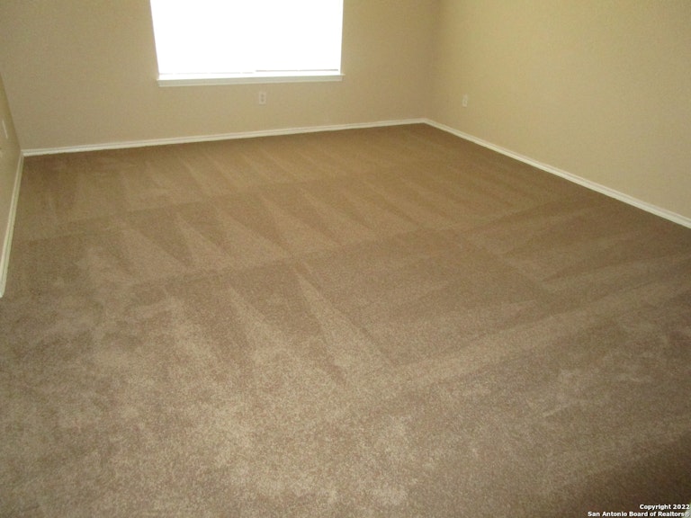 Photo 11 of 15 - 10604 Staggering Crk, San Antonio, TX 78254