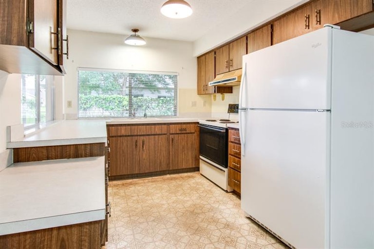 Photo 18 of 43 - 8806 Shenandoah Ln, Hudson, FL 34667