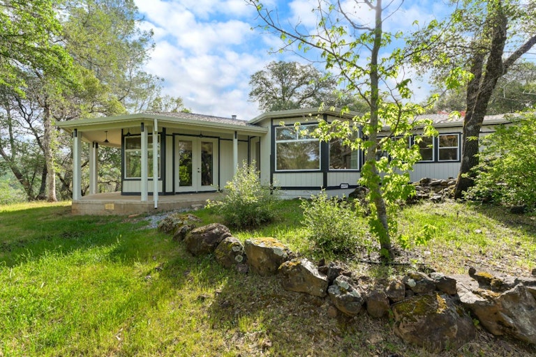 Photo 18 of 73 - 23236 Baker Ct, Auburn, CA 95602