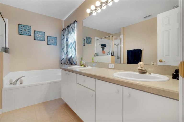Photo 15 of 25 - 15732 Greater Trl, Clermont, FL 34711