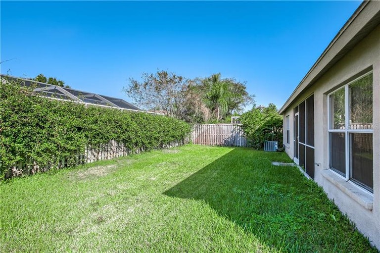 Photo 17 of 21 - 9919 Stockbridge Dr, Tampa, FL 33626