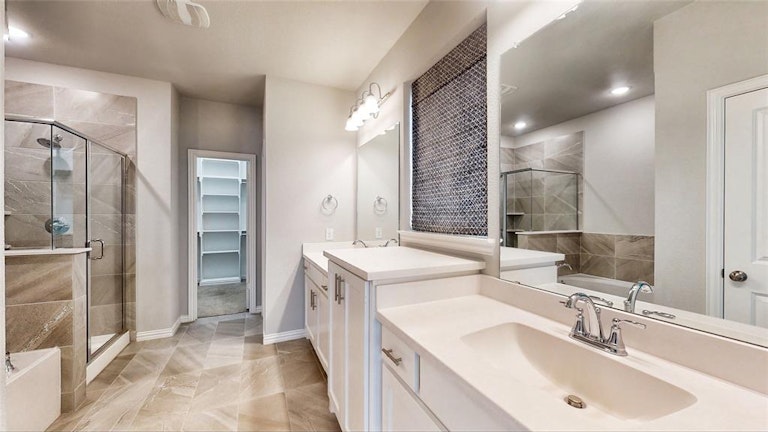 Photo 21 of 35 - 3025 Pioneer Path, Little Elm, TX 75068