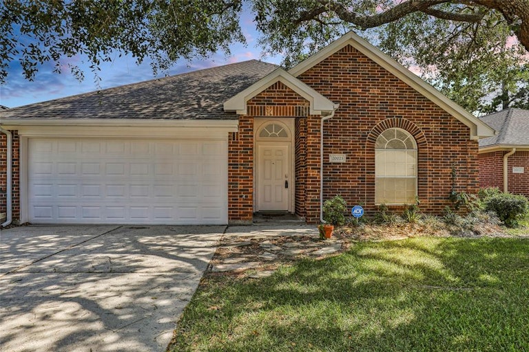 Photo 2 of 30 - 20023 Atasca Villas Dr, Humble, TX 77346