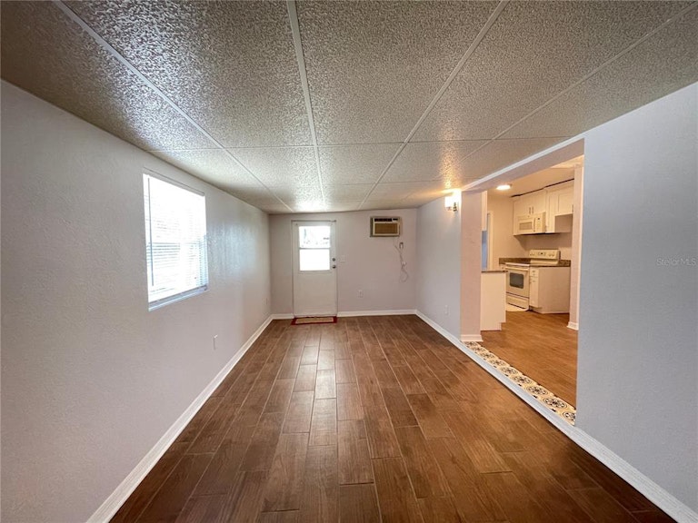 Photo 17 of 30 - 1107 31st Street Ct E, Palmetto, FL 34221