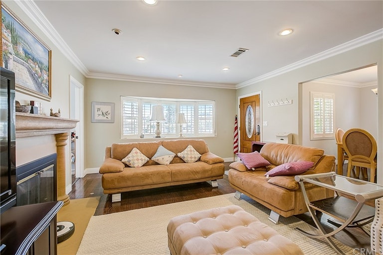 Photo 12 of 45 - 313 E 11th St, Azusa, CA 91702