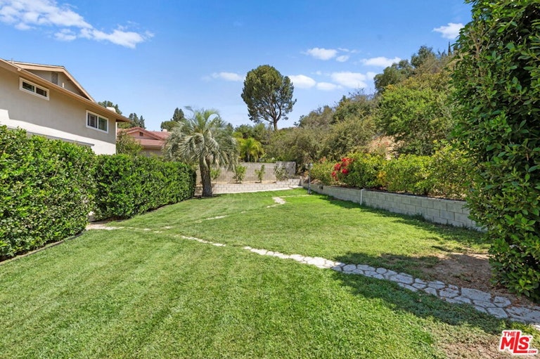 Photo 32 of 48 - 11246 Yolanda Ave, Porter Ranch, CA 91326