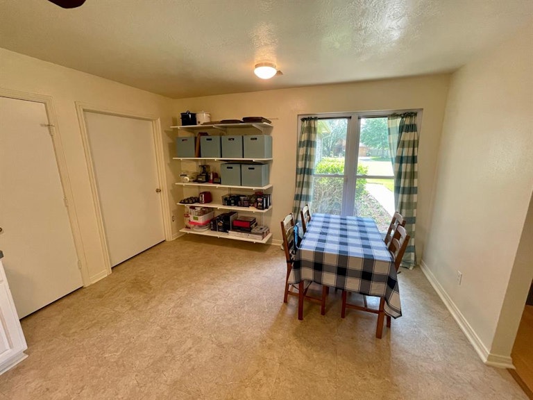 Photo 12 of 45 - 16107 Mesa Blvd, Humble, TX 77396
