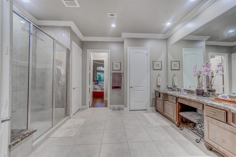 Photo 17 of 31 - 2026 Pecan St, Katy, TX 77494