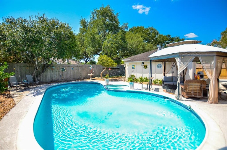 Photo 37 of 38 - 939 Hidden Canyon Rd, Katy, TX 77450