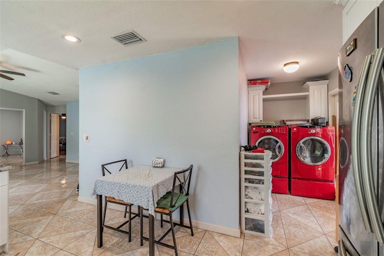 Photo 30 of 40 - 8107 N Lois Ave, Tampa, FL 33614
