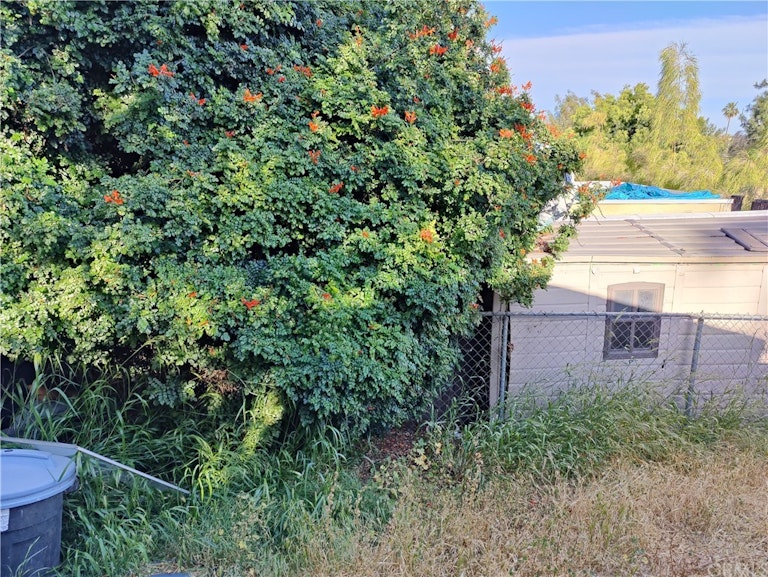 Photo 14 of 16 - 2384 Norwalk Ave, Los Angeles, CA 90041