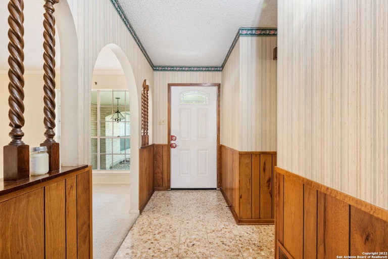 Photo 4 of 27 - 3538 Pinebluff Dr, San Antonio, TX 78230