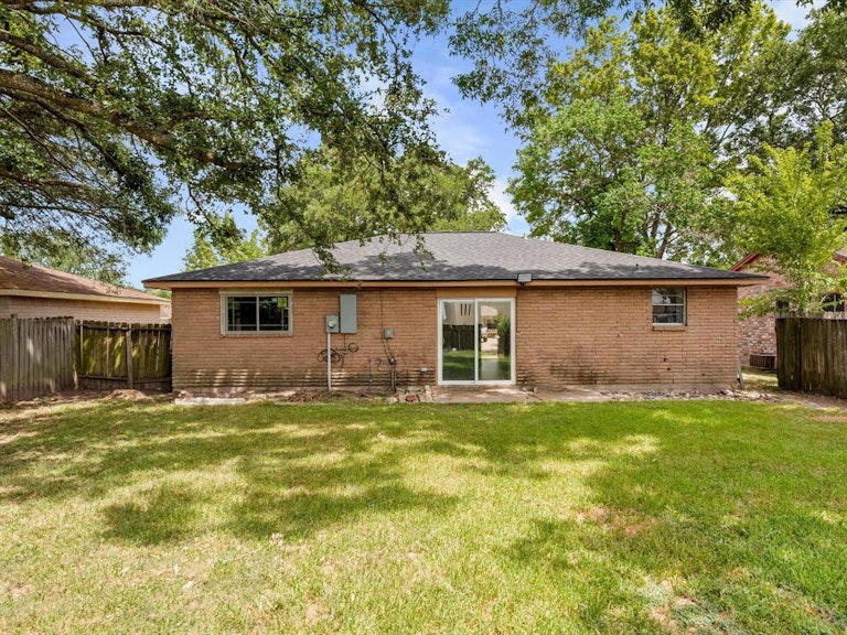 Photo 20 of 22 - 5310 Castlecreek Ln, Houston, TX 77053