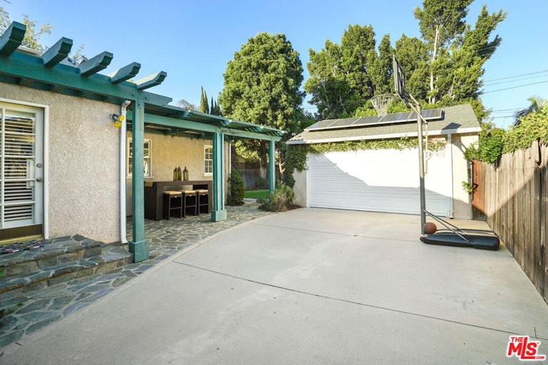 Photo 26 of 50 - 4734 Farmdale Ave, North Hollywood, CA 91602
