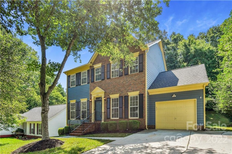 Photo 8 of 36 - 9005 Clifton Meadow Dr, Matthews, NC 28105
