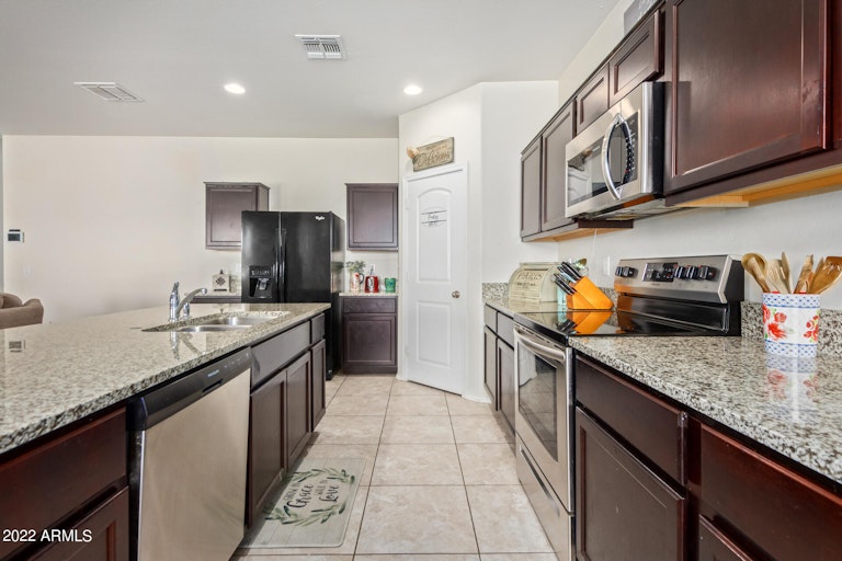 Photo 9 of 32 - 30247 N Yucca Dr, Florence, AZ 85132