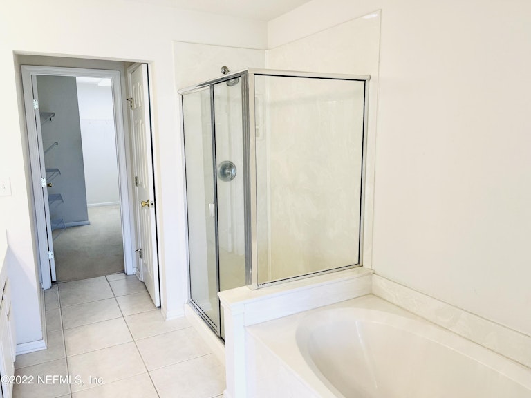 Photo 21 of 31 - 11066 Castlemain Cir E, Jacksonville, FL 32256